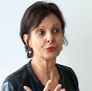 Interview : Léa Mimoun au Théâtre des Déchargeurs